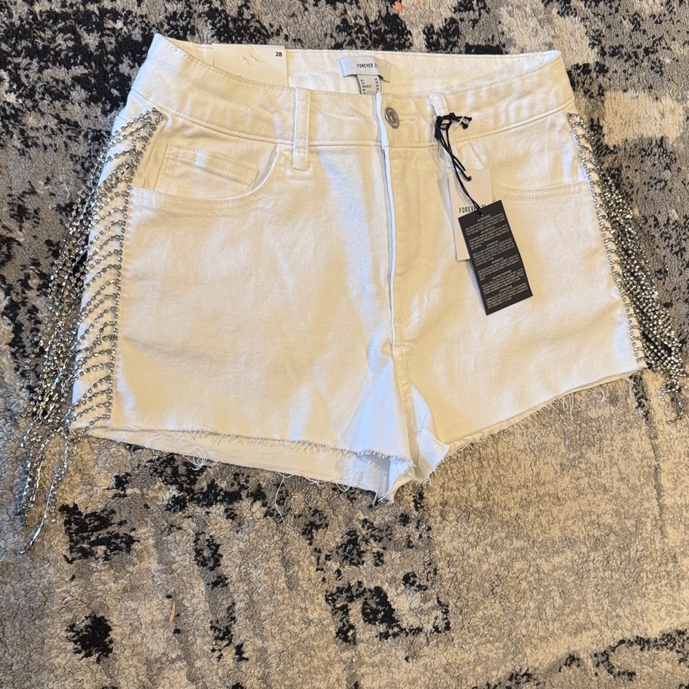 White Jean Shorts with Silver Chain